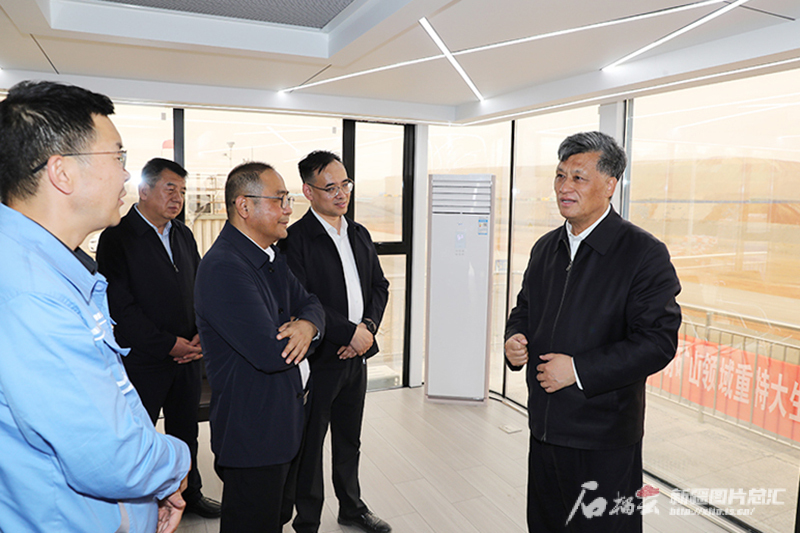 馬興瑞在準(zhǔn)東經(jīng)濟(jì)技術(shù)開發(fā)區(qū)調(diào)研